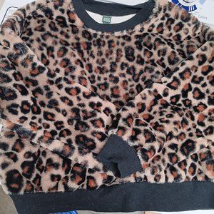 Fuzzy sweater/ sweatshirt
